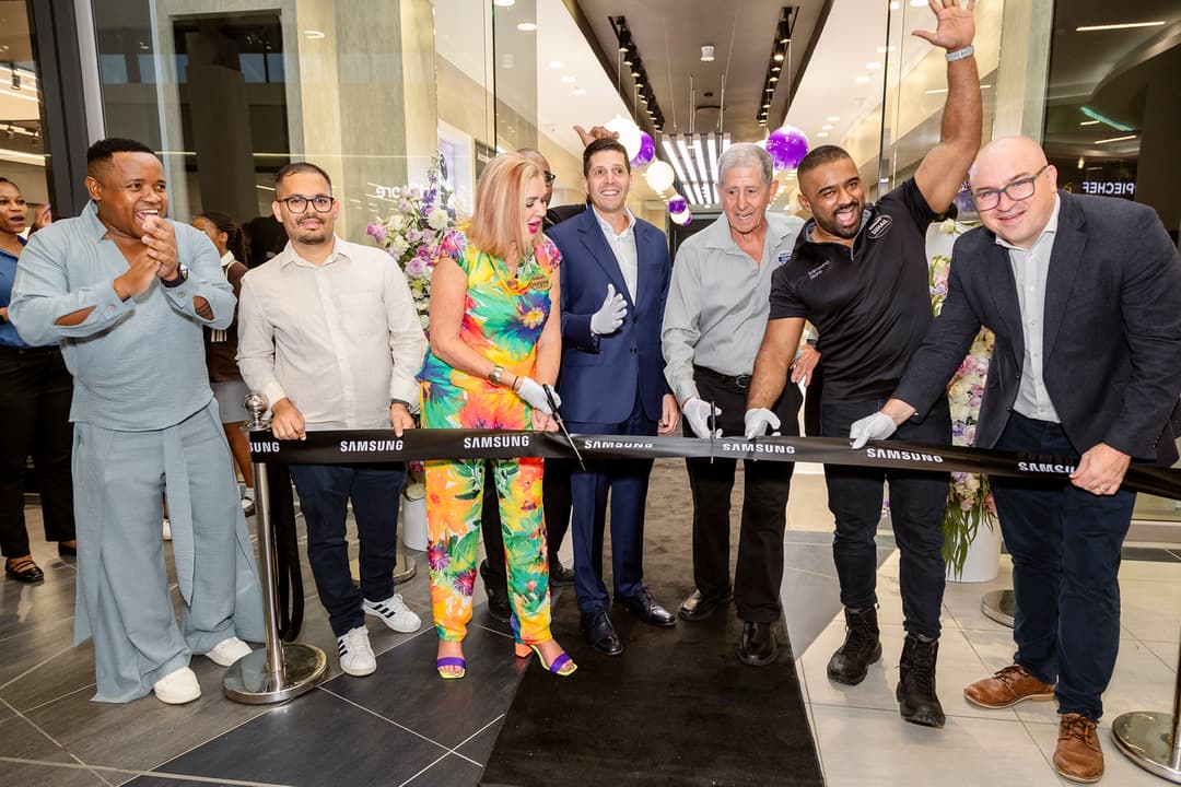 Samsung's Gateway Store Reopens with AI-Powered Customer Experience: A Glimpse into the Future of Retail