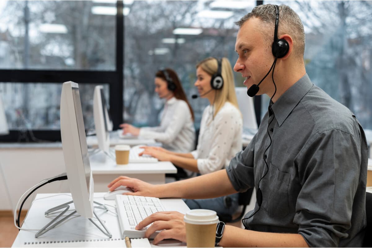 AI in Customer Service: Job Cutter or Job Transformer?