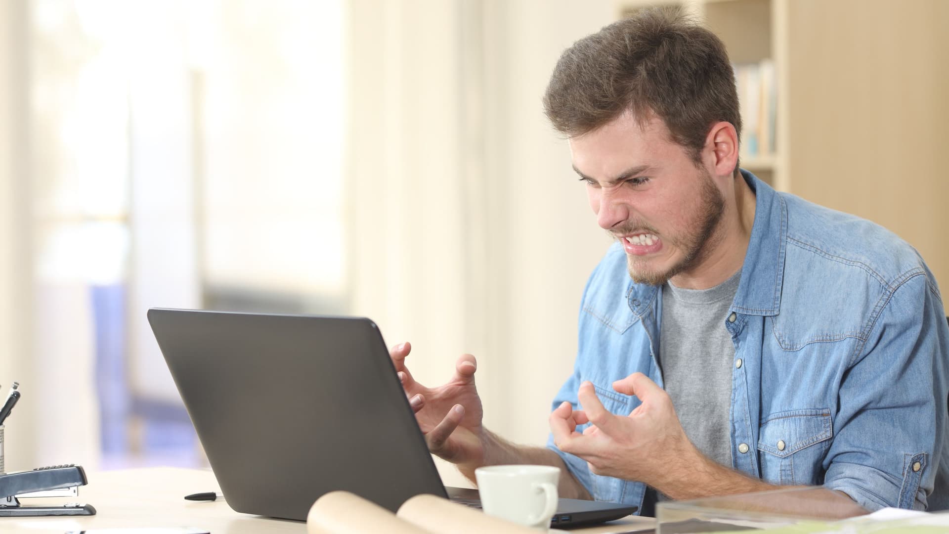 5 Proven Hacks to Bypass AI Customer Service Bots and Reach a Real Human Fast