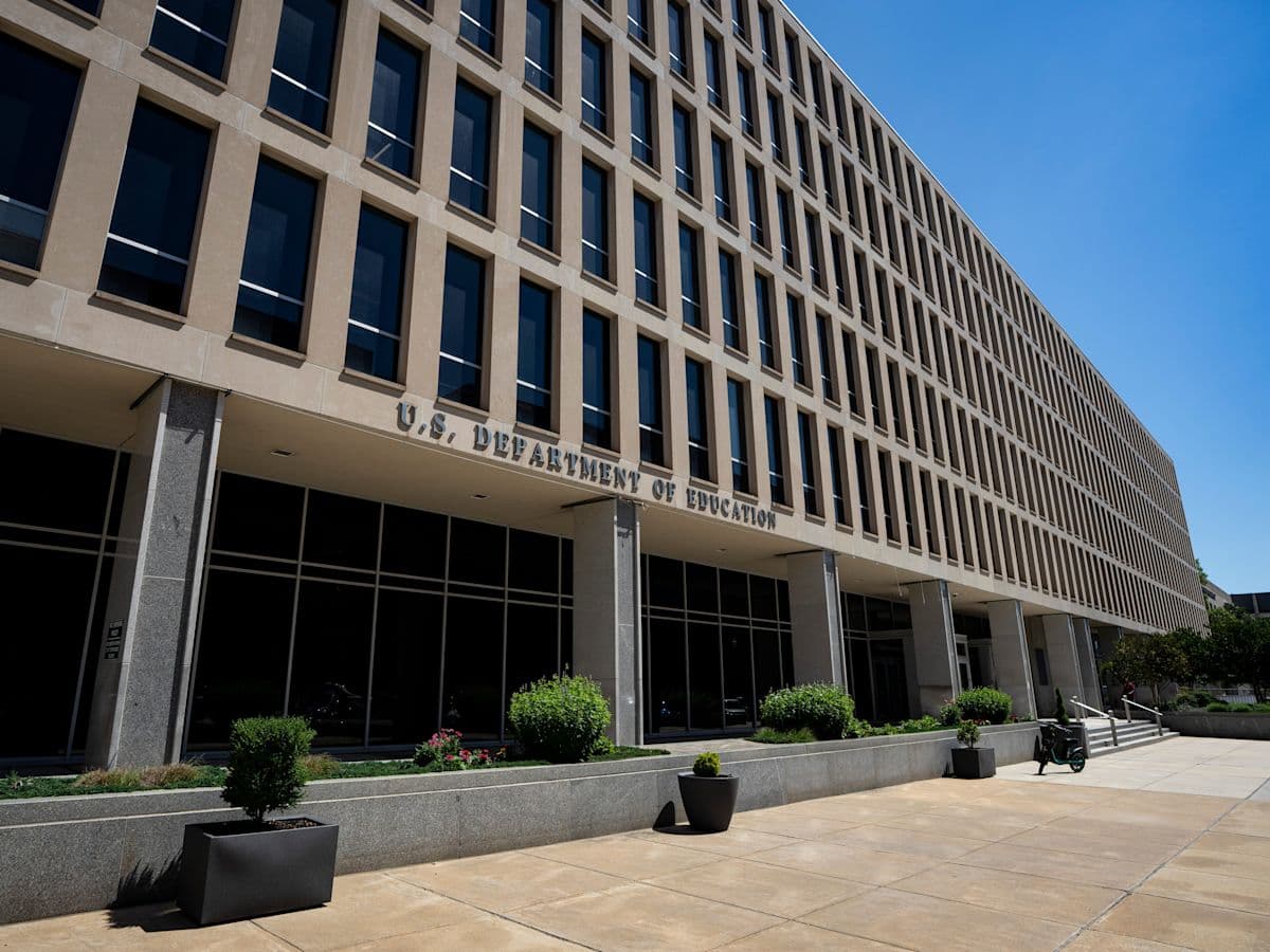 Student Loan Servicers Struggle with Repayment Changes: New Report Reveals Coordination Gaps