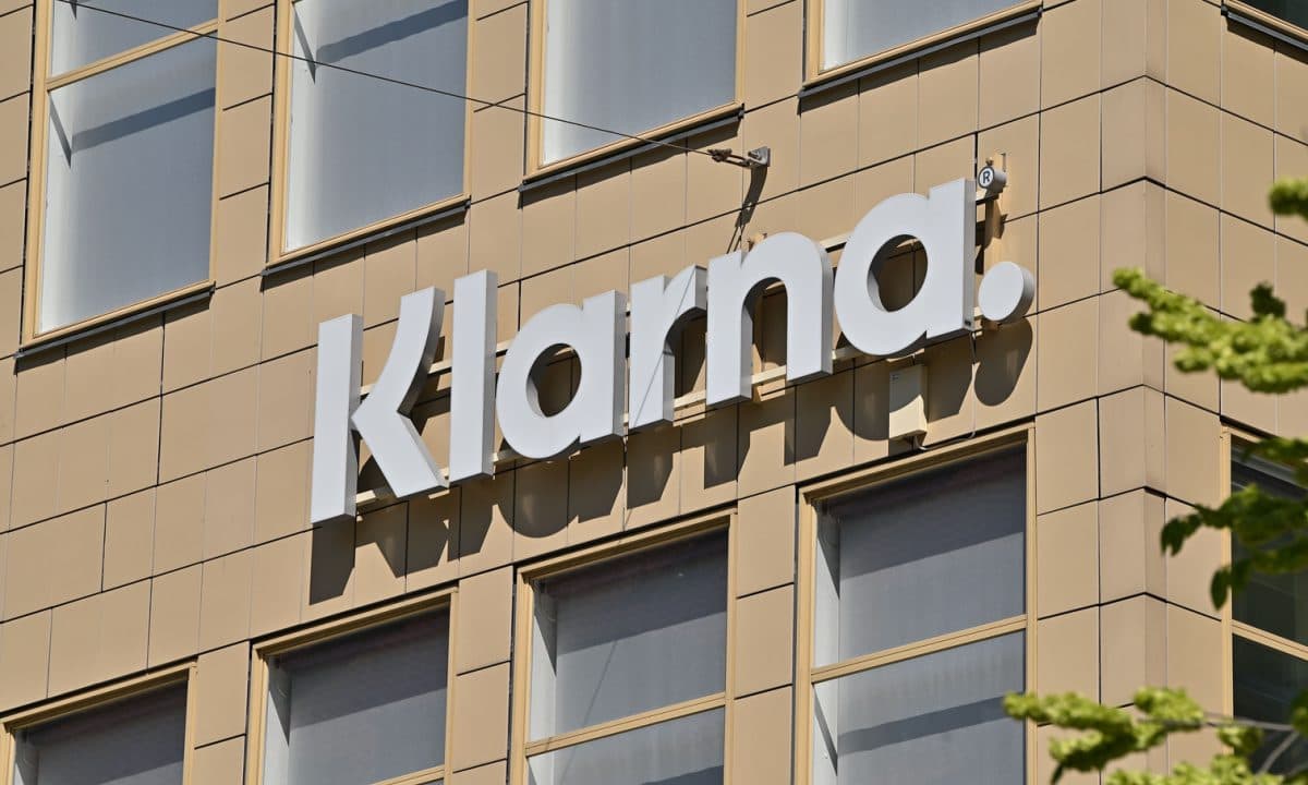 Klarna Shifts Back to Human-Powered Customer Service: A Bold Move in the AI Era