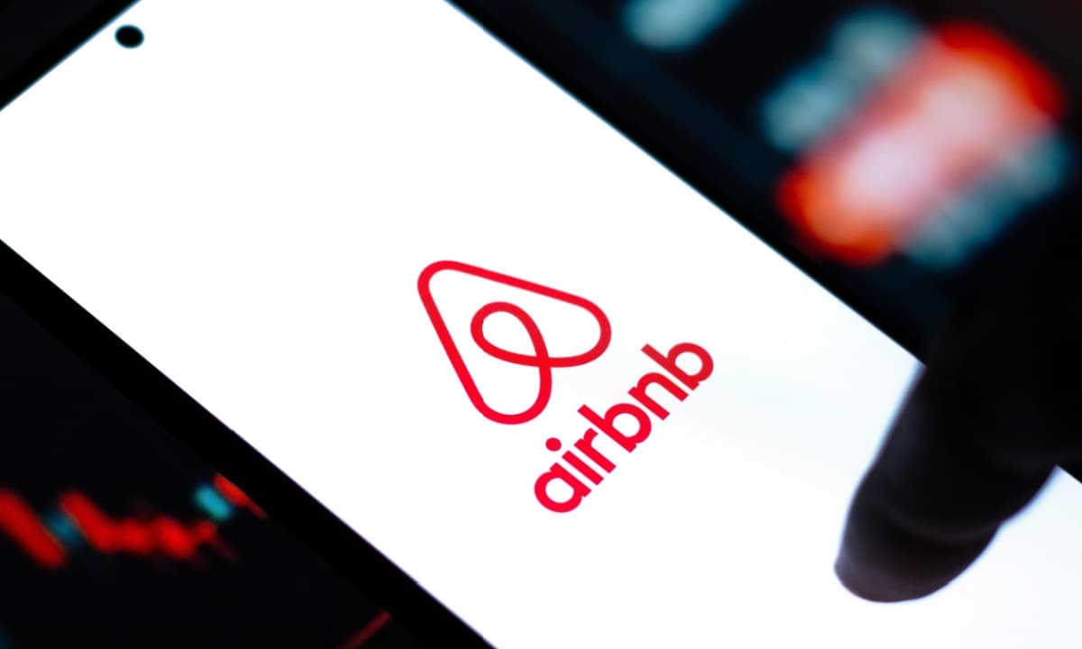 Airbnb's AI Bot Revolution: 50% of Users Embrace Automated Customer Service