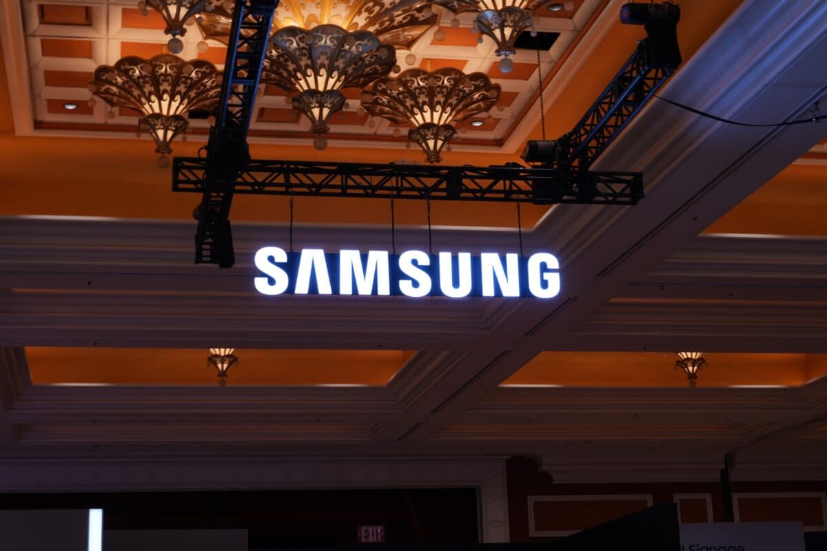 Samsung Customer Service Surprise: Customer Gets Refunded MORE Than They Paid!