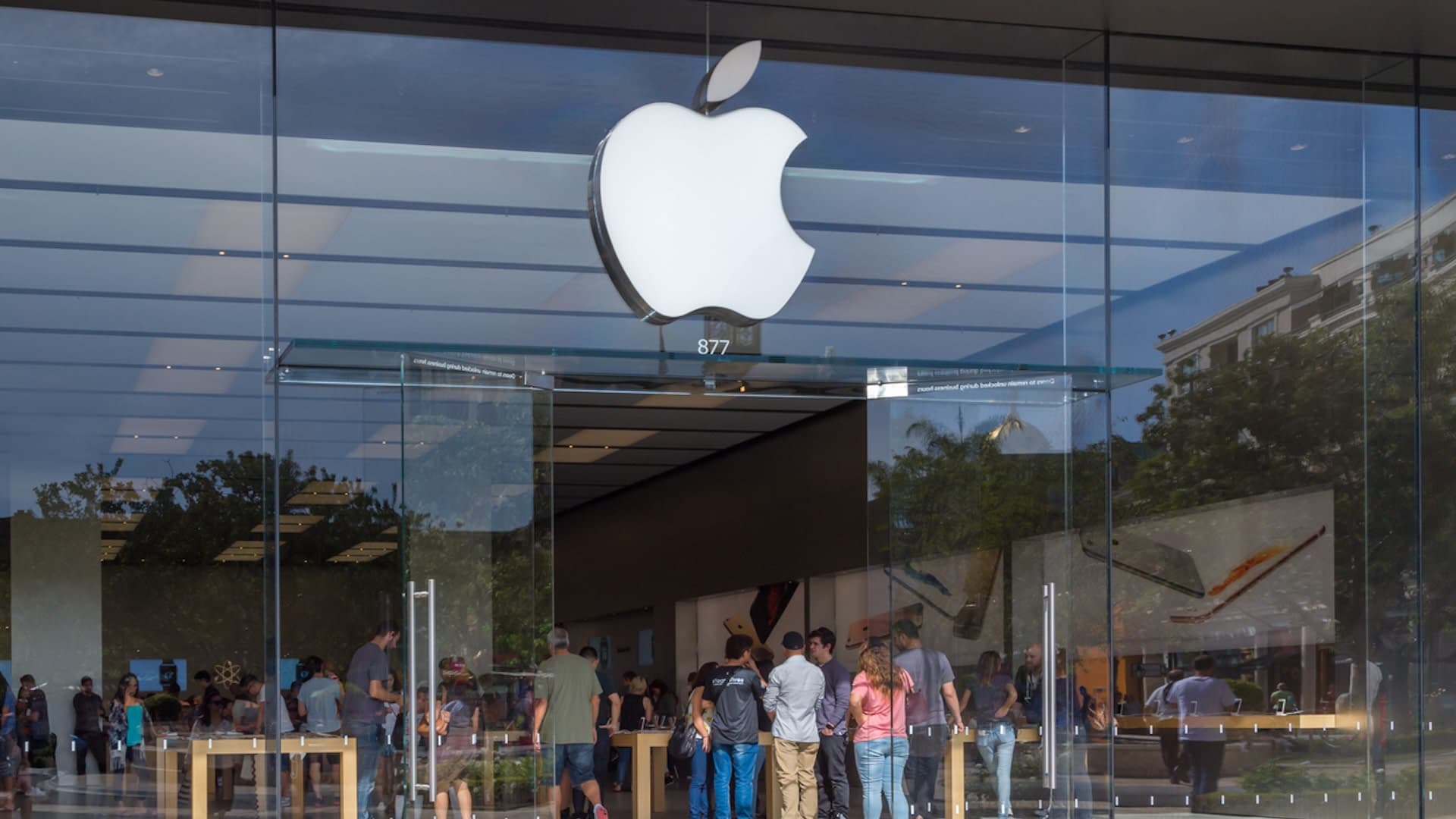Shocking Apple Support Exchange Reveals Repair Costs Are Higher Than Buying New AirPods!